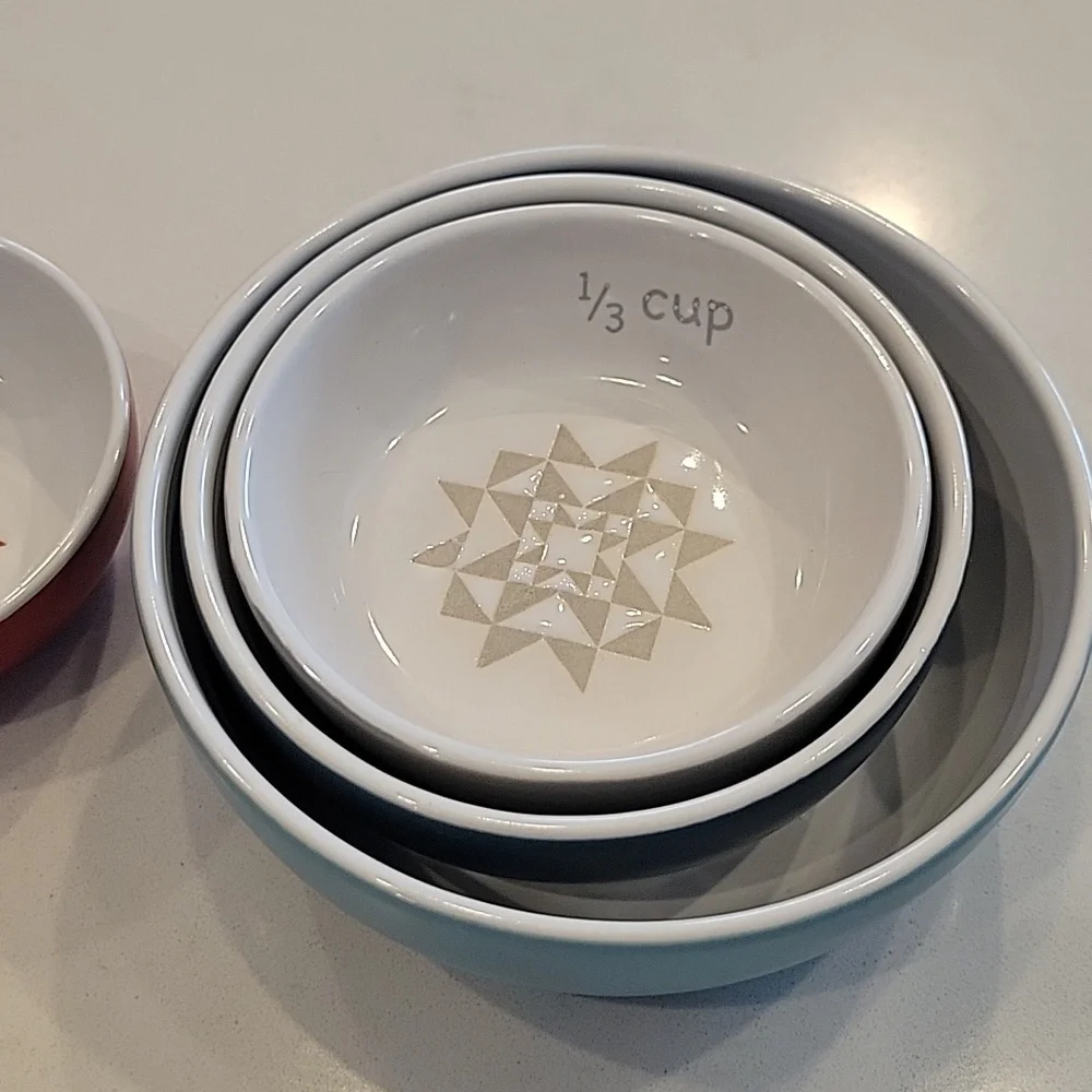 Missouri Star Quilt CO Measuring Bowl Set.